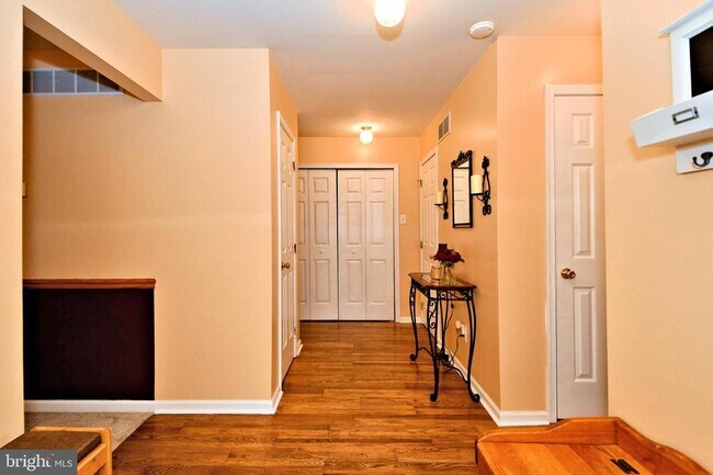 Photo - 800 Beacon Ct