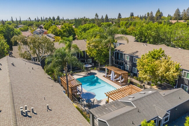 Building Photo - Trails at 2112