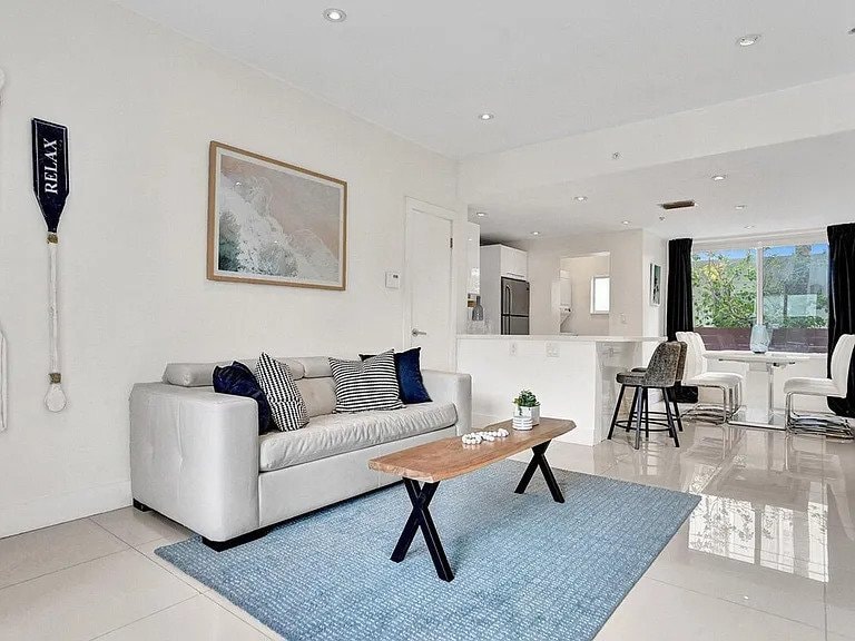 Photo - 865 Collins Ave Unit 301