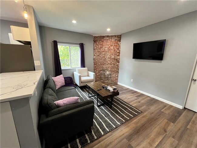 Building Photo - 3932 Vinceton St Rental