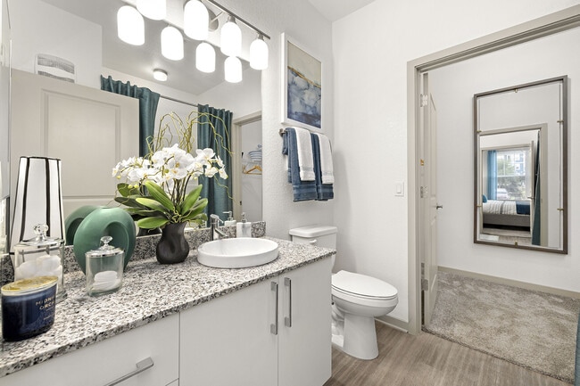 Photo - Vue on Lake Monroe