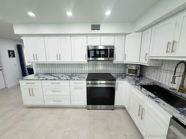 Photo - 18 Piedmont A