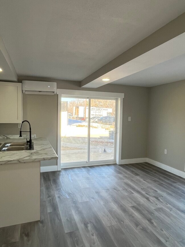 Photo - 971 Shannon Dr