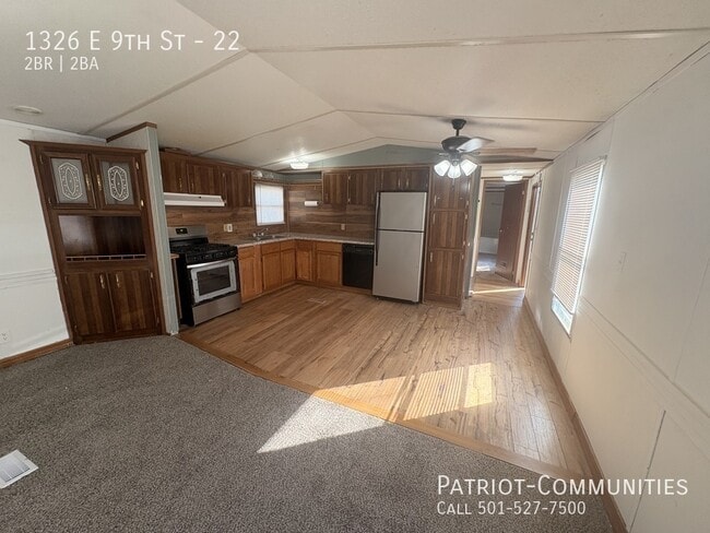 Photo - 1326 E 9th St