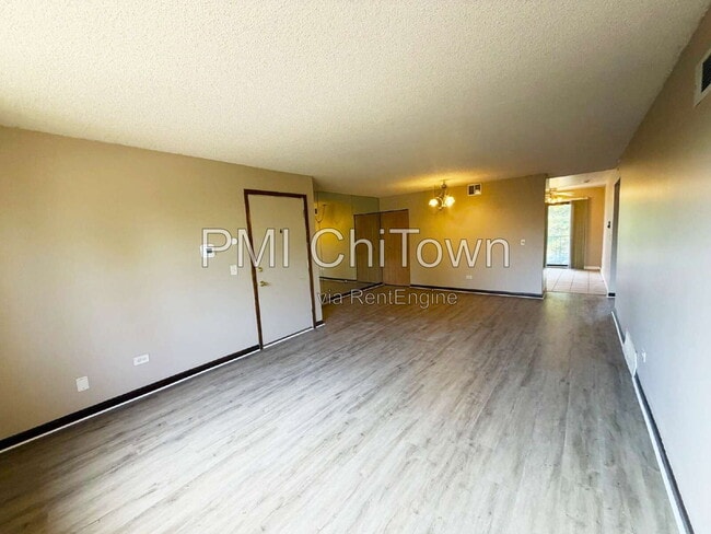 Photo - 1472 Carol Ct Unit 2a
