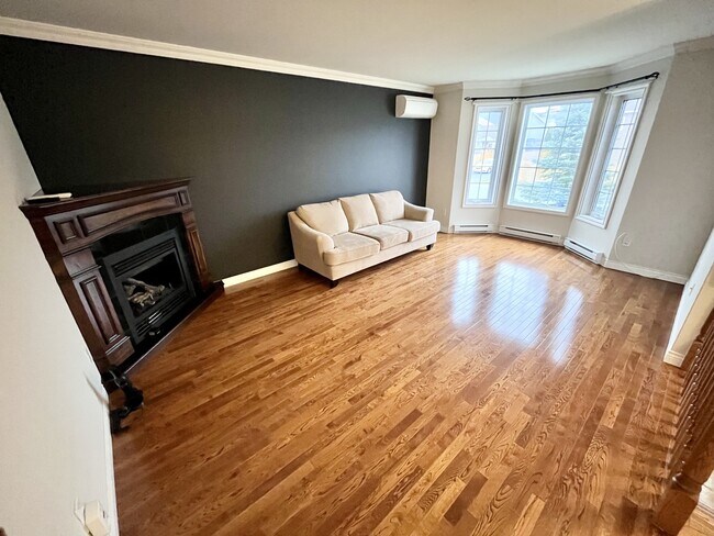 Photo - 54 Sunderland Dr