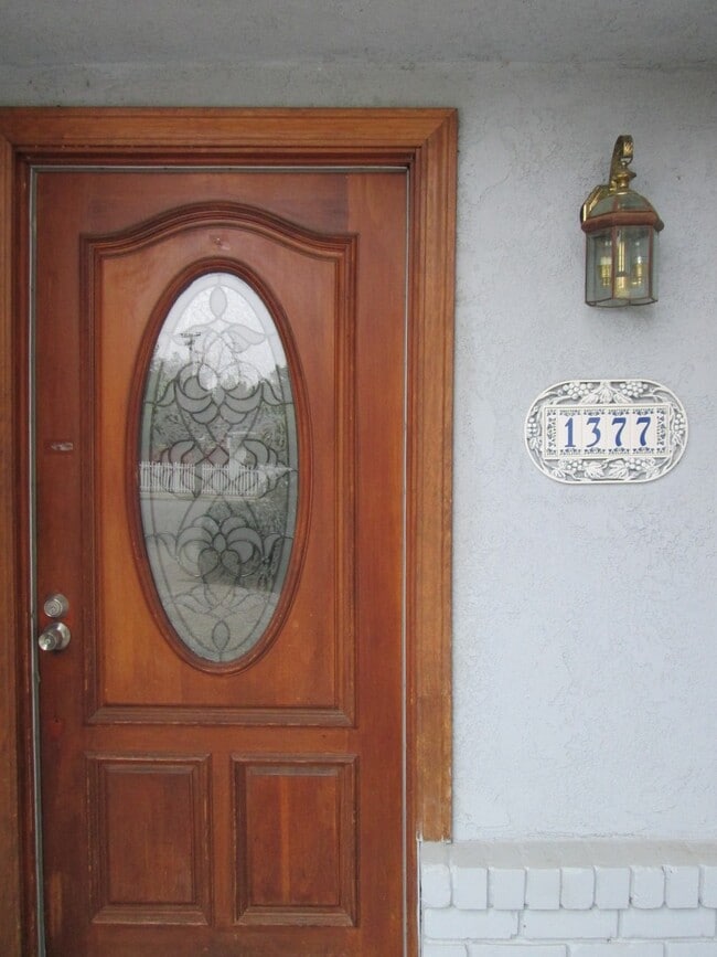 Photo - 1377 Woodside Dr