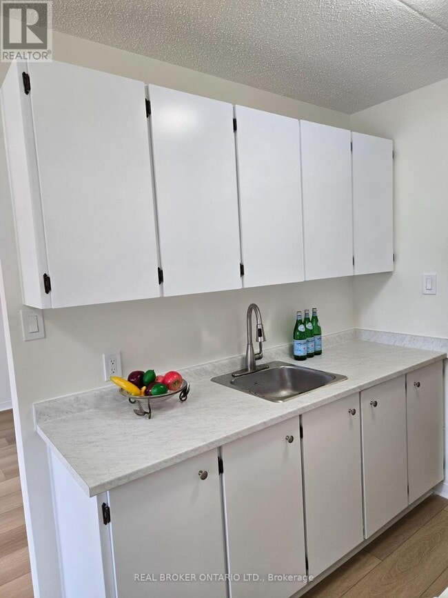 Photo - 15 Wellington Rd 124 Unit Apt #14