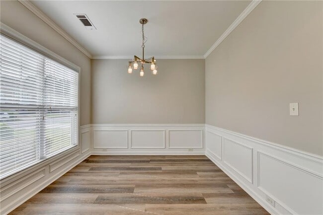 Photo - 2208 Staunton Dr NW