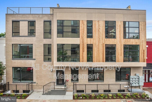 Building Photo - 703 Newton Pl NW Unit 8 Rental
