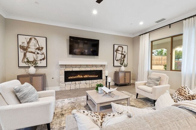 Photo - Madera Tesoro Viejo - Beautiful 2-Story Home, 4BR/3.5BA, SOLAR, Community Pool + Lots of Amenities