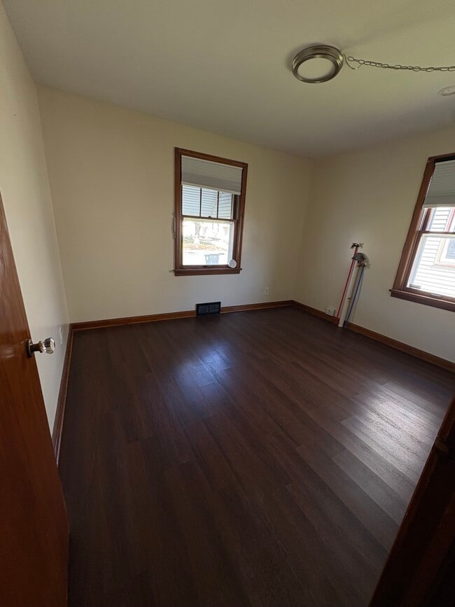 Photo - 1014 Roslyn Ave SW