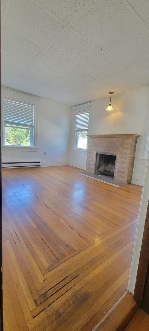 Building Photo - 46 Walnut St Unit 2nd FL Rental