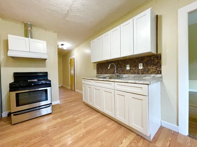 Building Photo - 89 Tuttle St Unit 3 Rental