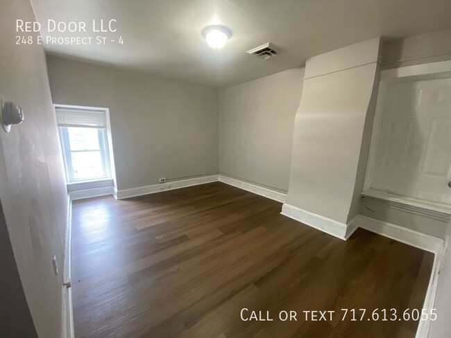 Beautifully renovated 1 bedroom in York City. - Beautifully renovated 1 bedroom in York City. Apartamento Unidad 4