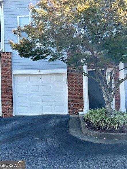 Photo - 104 Vinings Forest Cir SE