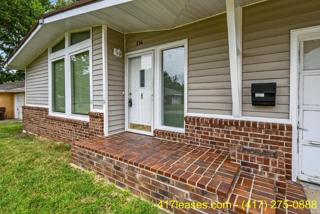114 N Maplewood Ave
