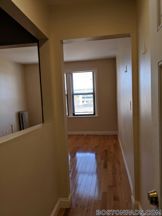 Photo - 19 Peterborough St Unit 4