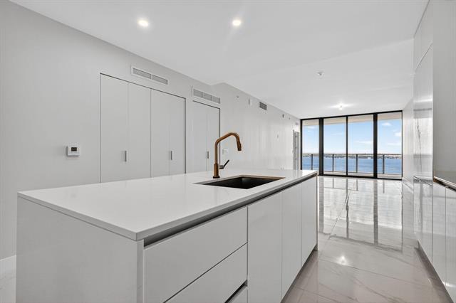 Building Photo - 701 NE 23rd St Unit 1