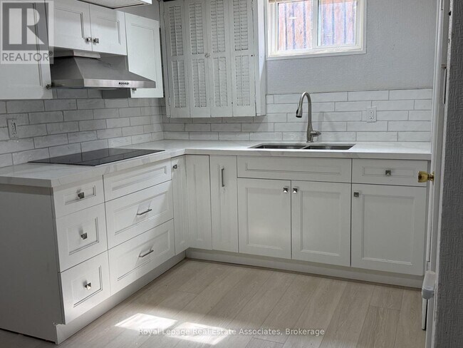 Photo - 60 Toby Crescent