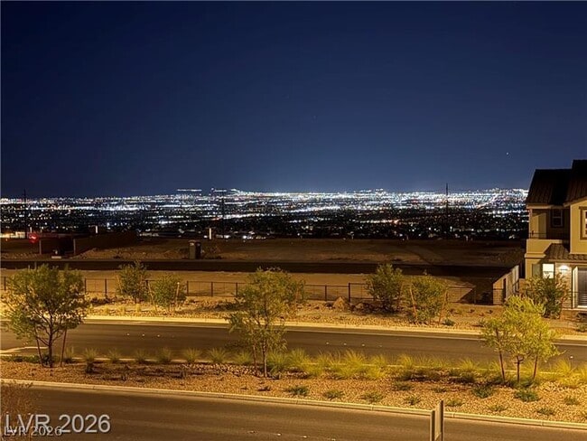 1741 N Desert Foothills Dr