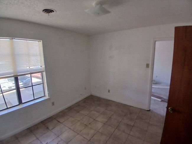 Photo - 141 S Gosnell St Unit B