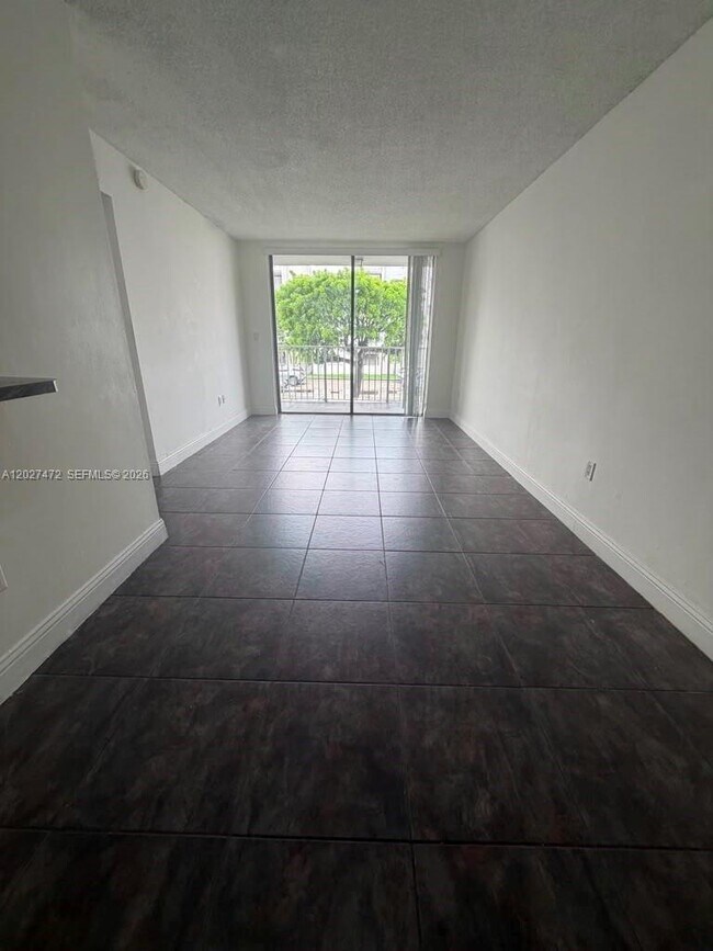 Photo - 8185 NW 7th St Unidad 218