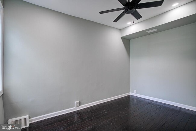 Photo - 2331 E Hazzard St