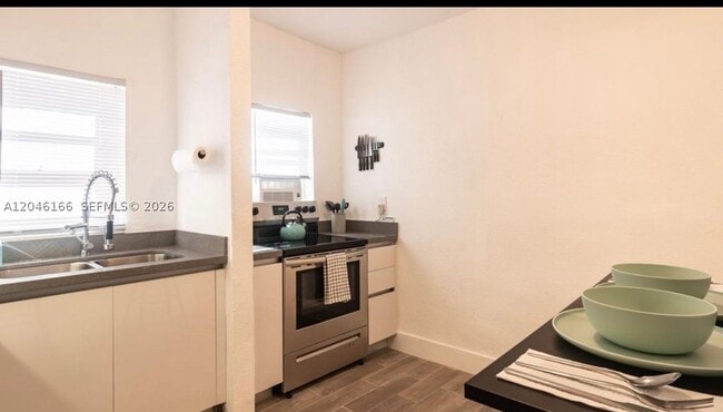 27 NE 60th St Unit 3