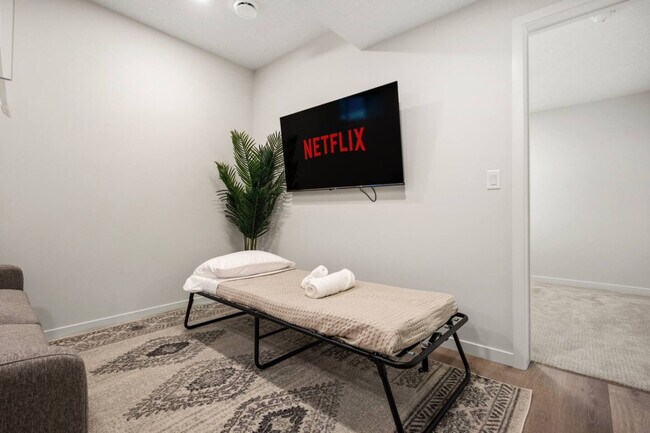 Photo - 147 Edith Dr NW Unit ID1314508P