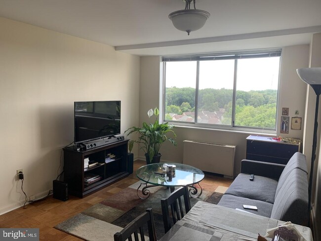 Photo - 10401 Grosvenor Pl Unit 1326