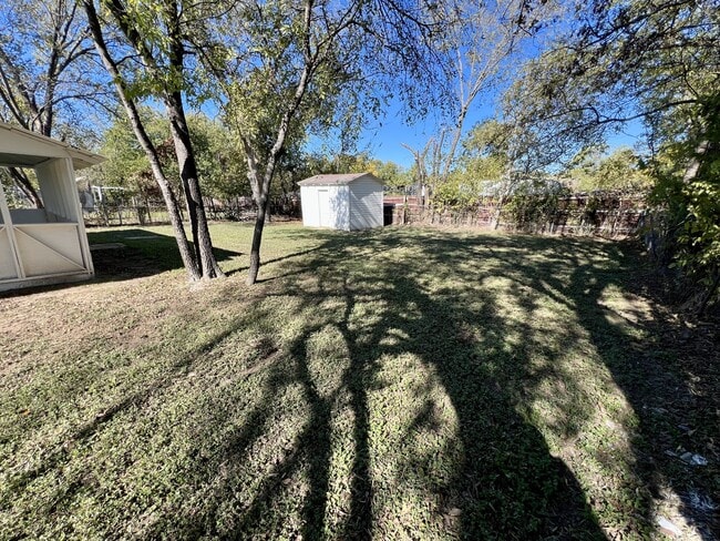 Photo - 3225 Knox St