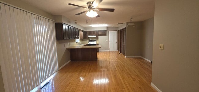 Photo - Kickapoo schools, 3 BR 2 BA fenced yard, $...