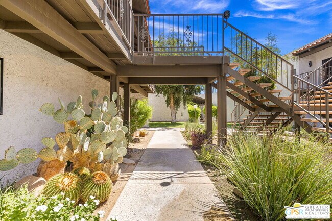 2230 S Palm Canyon Dr Unidad 6