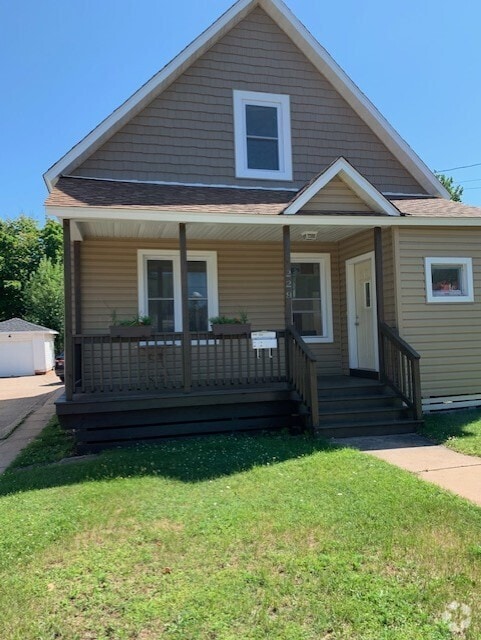 Building Photo - 229 W Ohio St Rental