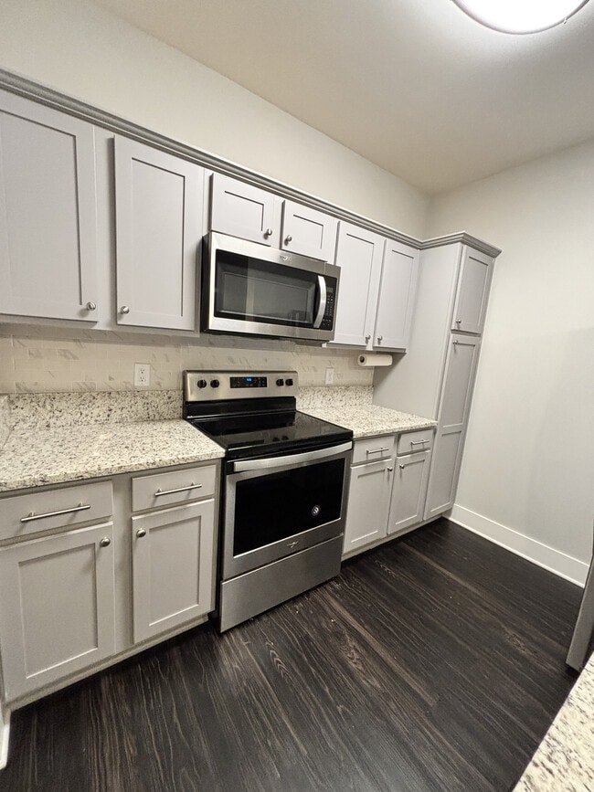 Photo - 934 Governors Ct Unit 202