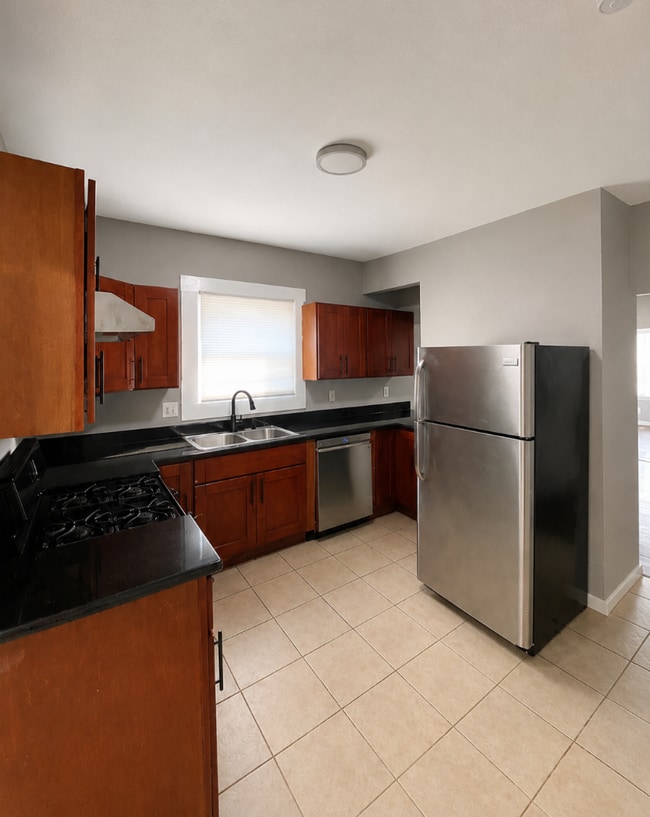 Building Photo - 666-672 25th Unit 668