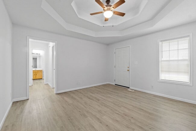 Photo - 941 Crabapple Ln