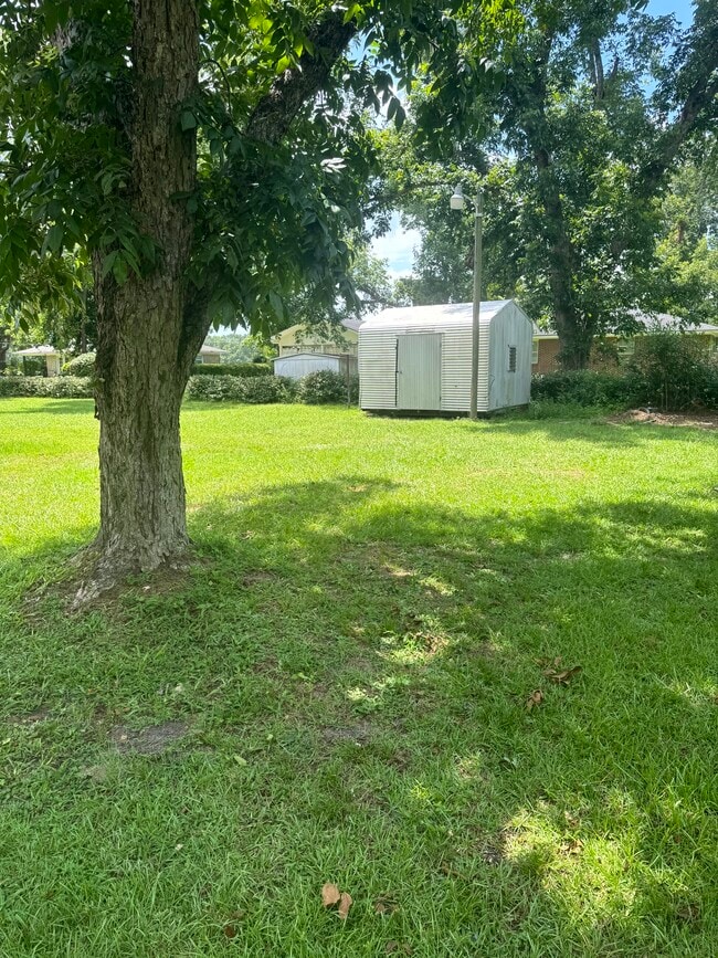 Building Photo - 105 Rabun Ave Rental