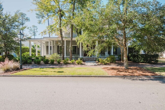 Photo - Stunning Custom Home in Palmetto Bluff