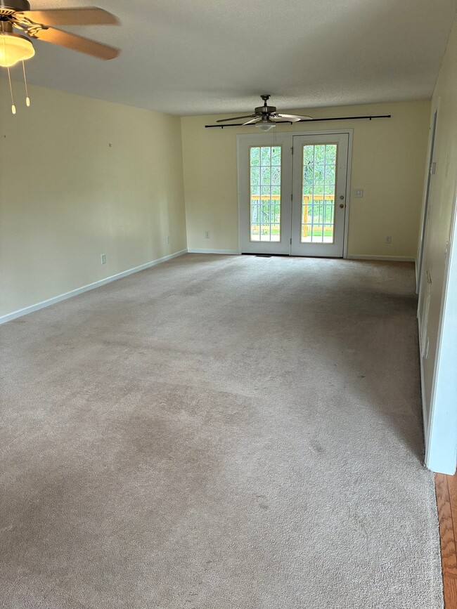 Photo - 120 Green Links Dr