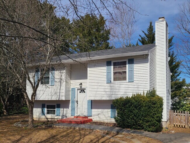 Photo - 3 BR, 2 BA Home with Garage and Fenced Yard