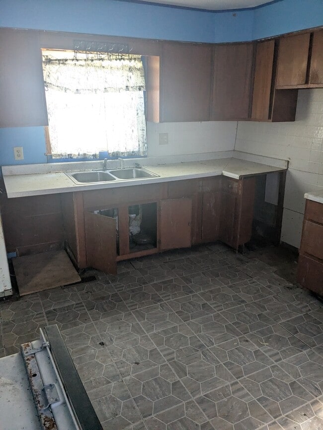 Photo - 801 W 10th St