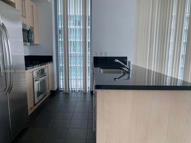 Photo - 79 SW 12th St Unidad 1707