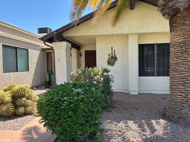Photo - Lovely 3 bedroom 2 bath home in the grass in Leisure World a 45+ Active Adult Resort Community. M...