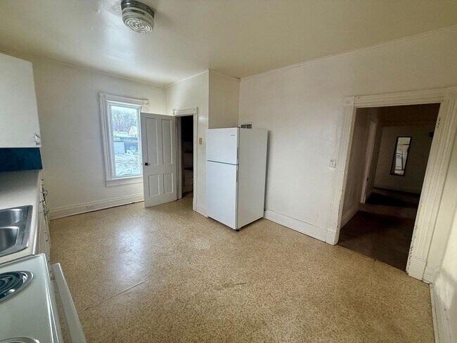 Photo - 111 N 3rd Ave Unit Upper