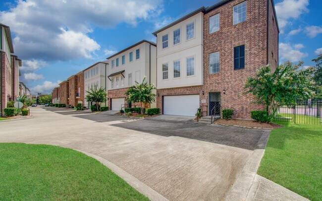 1743 Dominica Dr