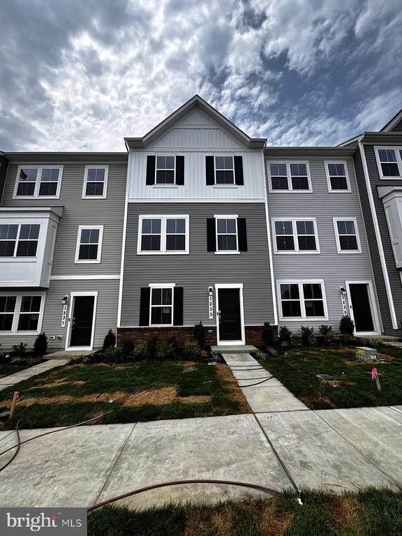 Photo - 1233 Cedar Vly Rd Townhome