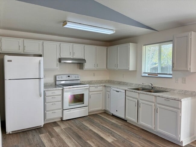 Photo - Charming 3-Bedroom Single-Level Home with Spacious Yard!