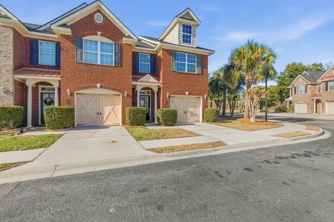 Photo - 777 King George Blvd